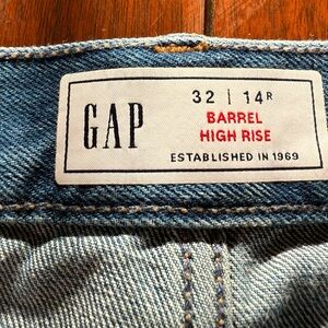 Women’s GAP Barrel High Rise Jeans in Classic Blue